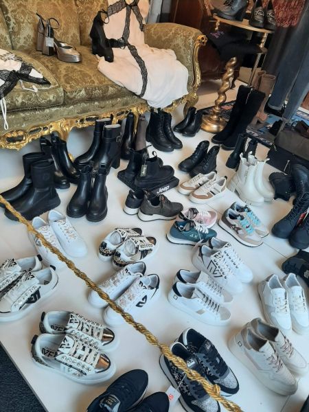 Negozio di abbigliamento e scarpe a Fornovo di taro in provicnia di Parma Style Up